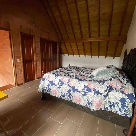 Hermosa casa , con parqueadero en Rionegro cerca al aeropuerto Villa Exterior foto