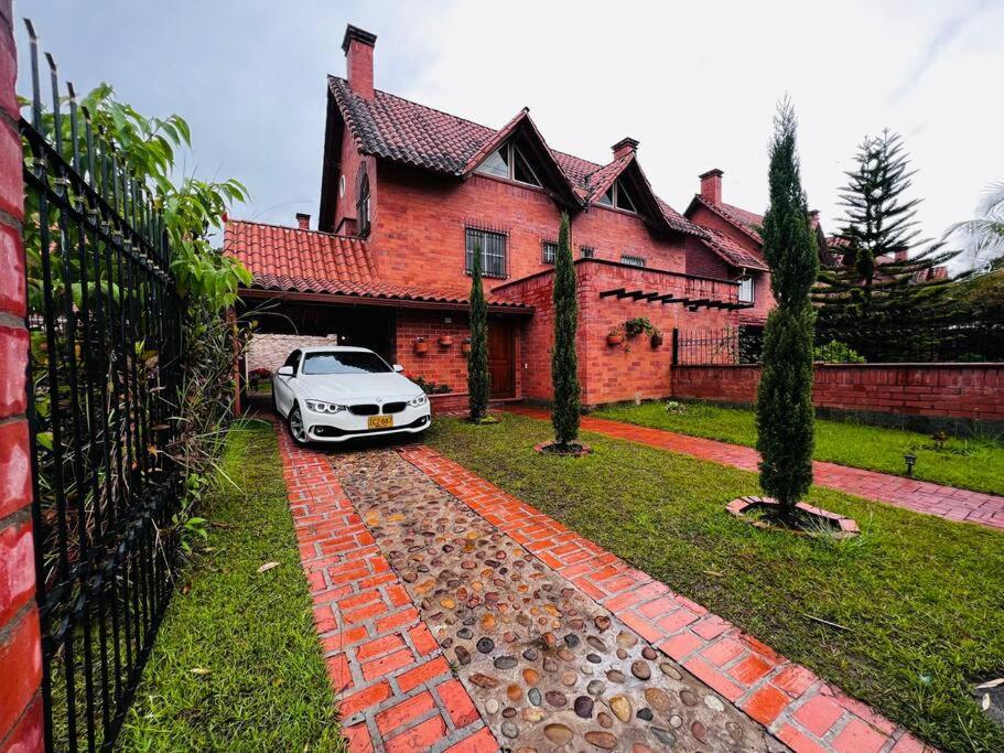 Hermosa casa , con parqueadero en Rionegro cerca al aeropuerto Villa Exterior foto