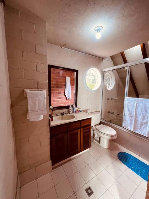 Hermosa casa , con parqueadero en Rionegro cerca al aeropuerto Villa Exterior foto